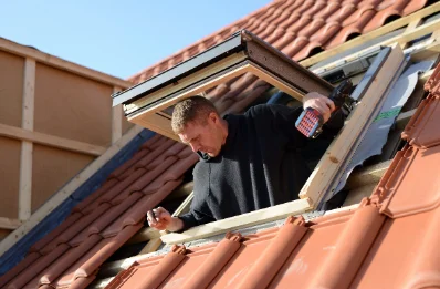 Pose de fenêtres de toit Velux à Tréogat